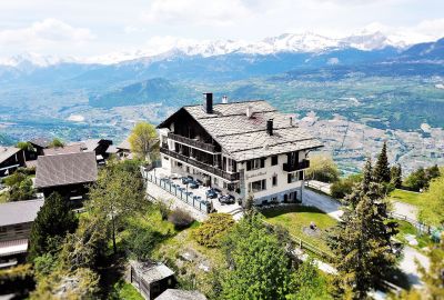 Hostellerie d’Orzival mit herrlichem Bergblick